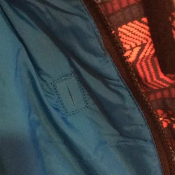 Burton Snowboarding Jacket - Picture 9 of 10